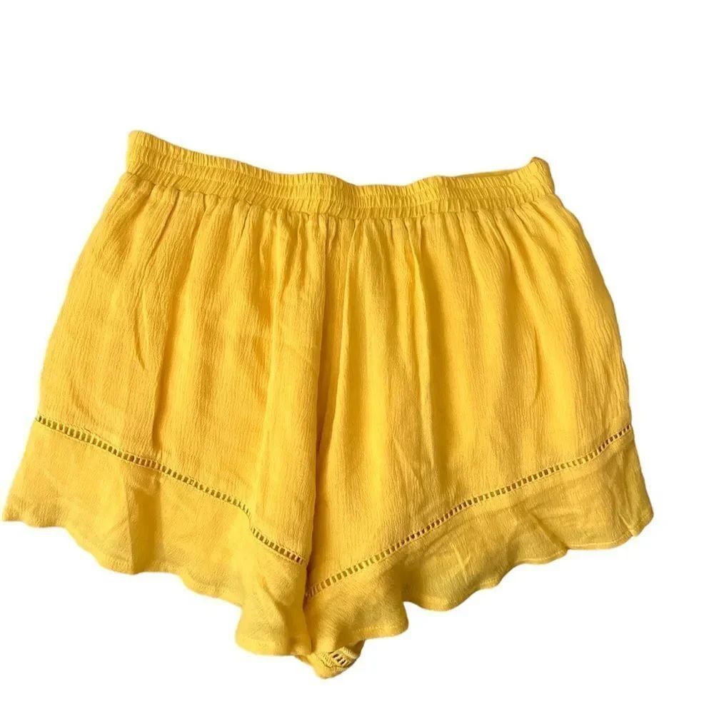✨Revolve tabitha ruffle shorts✨ - Picture 3 of 4